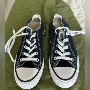 Black converse